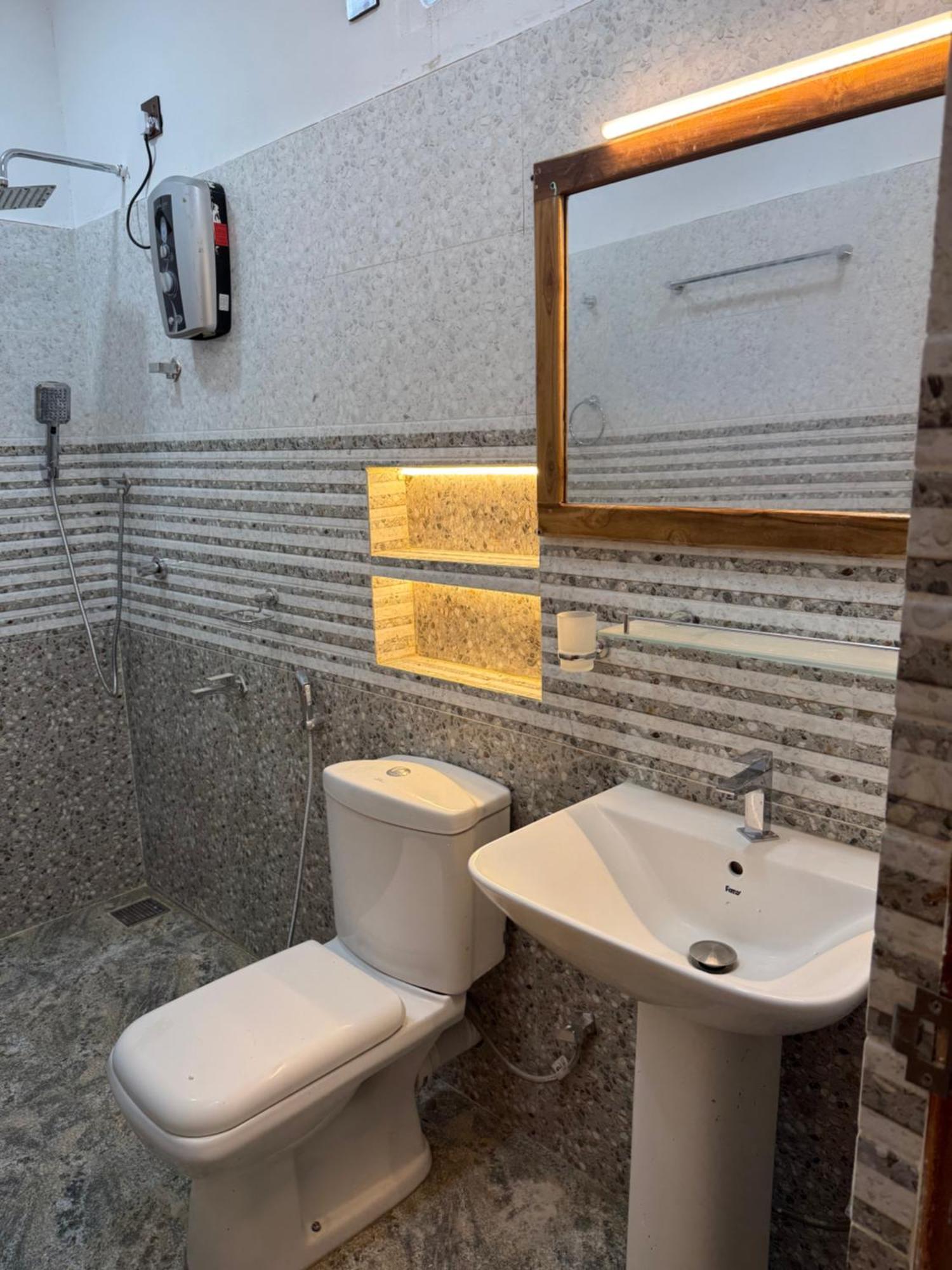 Beach Wave Hotel Vịnh Arugam Ngoại thất bức ảnh