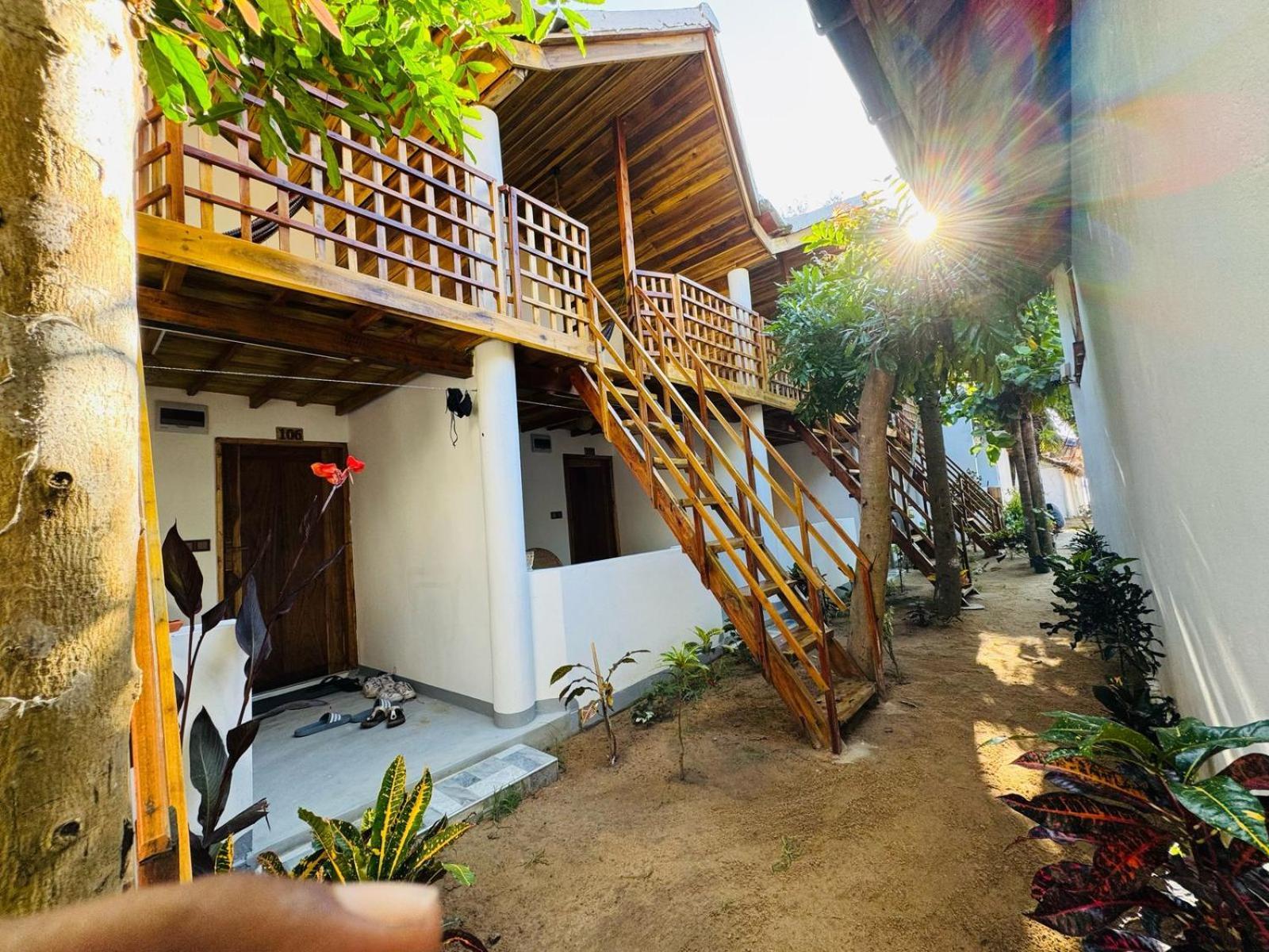 Beach Wave Hotel Vịnh Arugam Ngoại thất bức ảnh